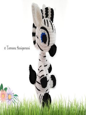 cover image of Crochet pattern Lindsey the zebra